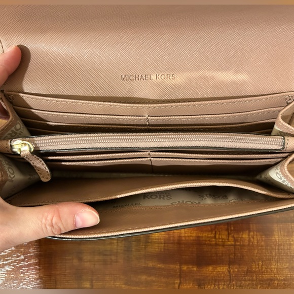 Michael Kors Callie Dusty Rose Wallet(Like New) - Picture 4 of 11